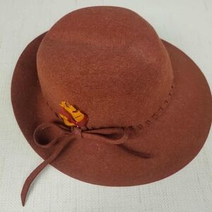 Doeskin Brown Wool Feather Hat